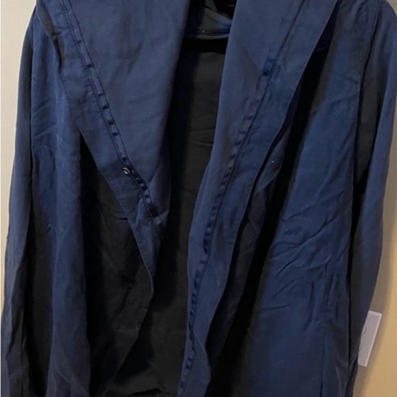 Navy lululemon blissed out jacket - Picture 3 of 3